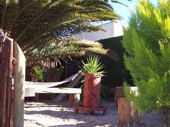 Saltycrax Backpackers And Surf Hostel By Curiocity Bloubergstrand Buitenkant foto