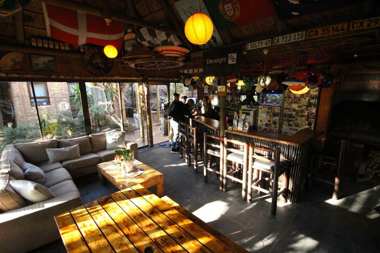 Saltycrax Backpackers And Surf Hostel By Curiocity Bloubergstrand Buitenkant foto