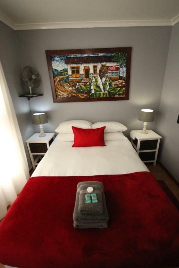 Saltycrax Backpackers And Surf Hostel By Curiocity Bloubergstrand Buitenkant foto
