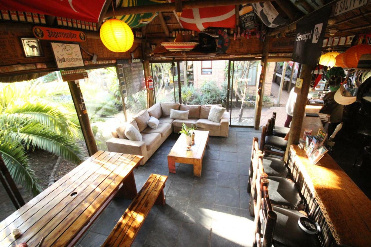Saltycrax Backpackers And Surf Hostel By Curiocity Bloubergstrand Buitenkant foto