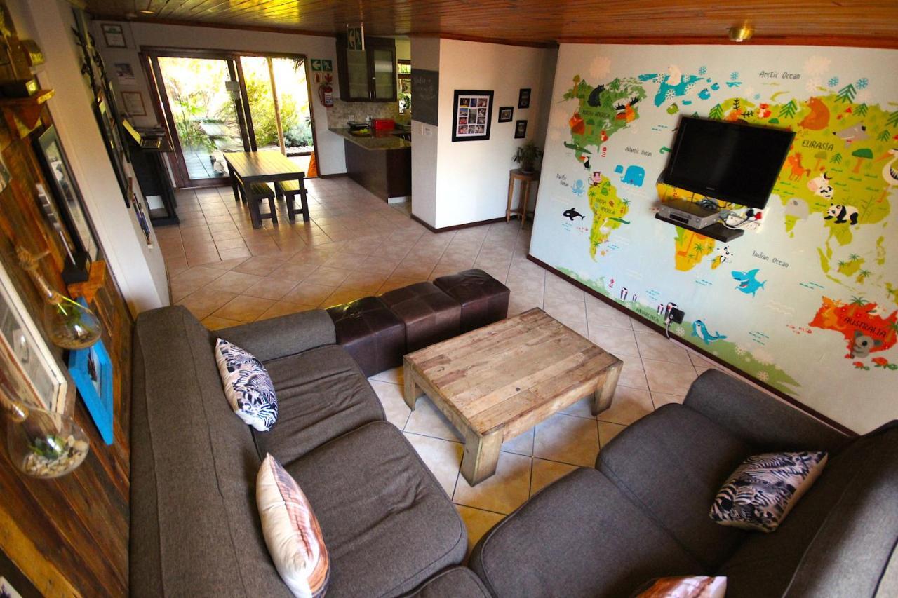 Saltycrax Backpackers And Surf Hostel By Curiocity Bloubergstrand Buitenkant foto