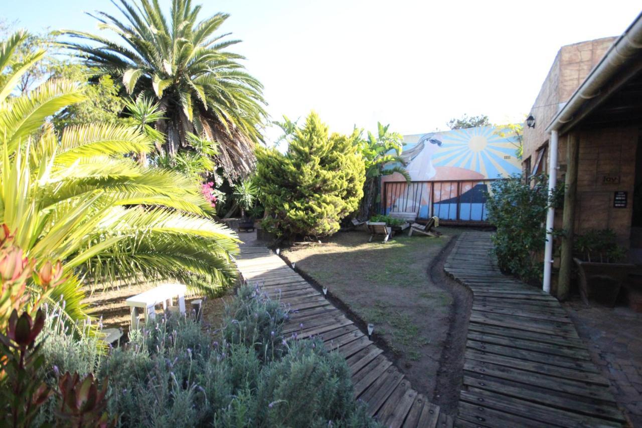 Saltycrax Backpackers And Surf Hostel By Curiocity Bloubergstrand Buitenkant foto