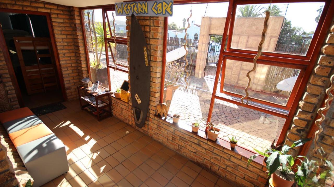 Saltycrax Backpackers And Surf Hostel By Curiocity Bloubergstrand Buitenkant foto